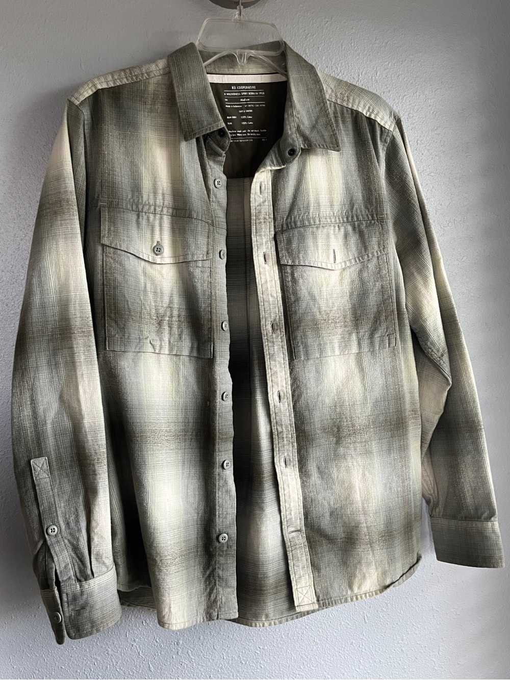 REI Co-op Wallace Lake Flannel Plaid Button Down in Green Cream Cotton Men’s M